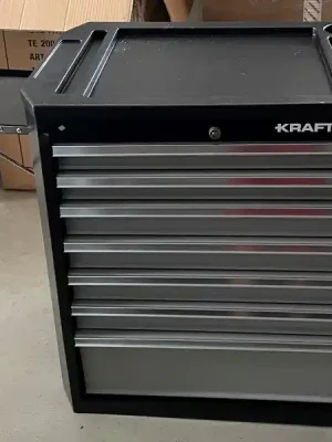Dílenský vozík P207 7 zásuvek PROFI Line (naražený vozík!)