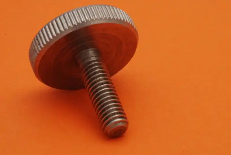 šroub M 3 x 8 DIN 653/A1