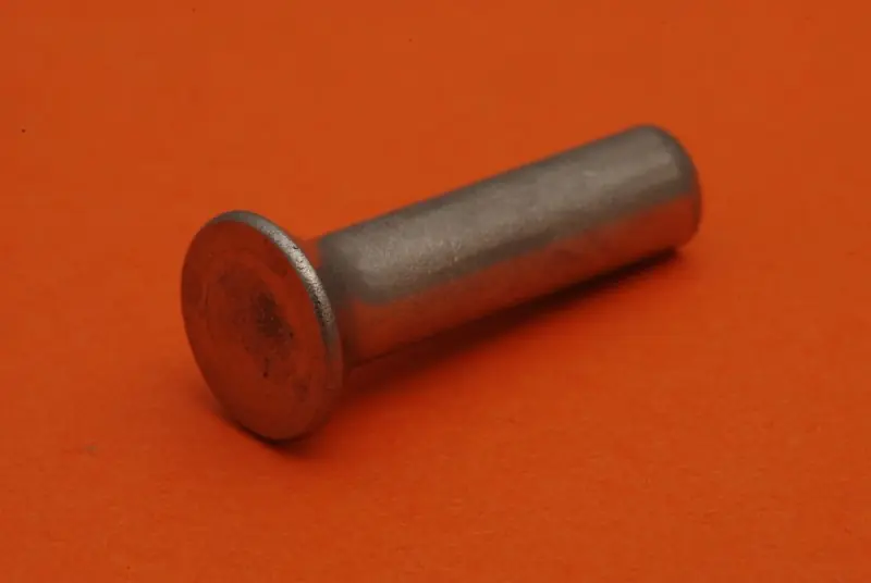 nýt 2 x 8 DIN 661/A2
