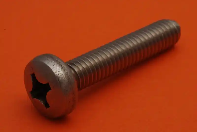 šroub M 2 x 4 DIN7985/A4