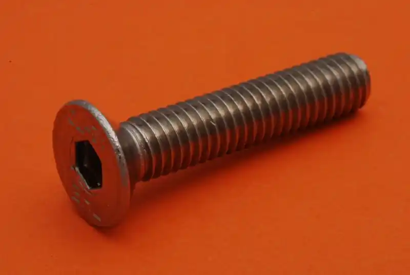 šroub M 3 x 6 DIN7991/A4